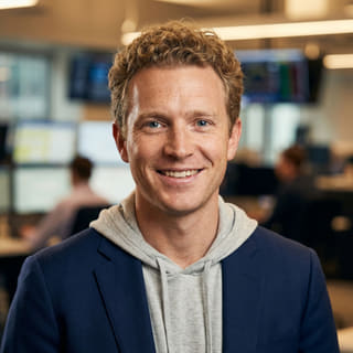 Ryan Brooks, en Norte Fondazgo como Analista Principal de Trading